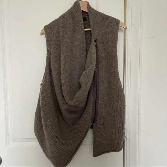 Taupe Asymmetrical Knit Vest - Picture 2 of 13